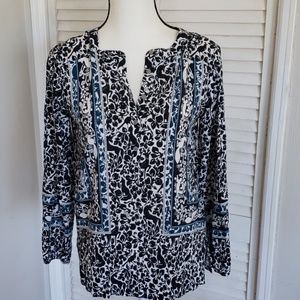 Ann Taylor LOFT Black/White/Blue Top, Small